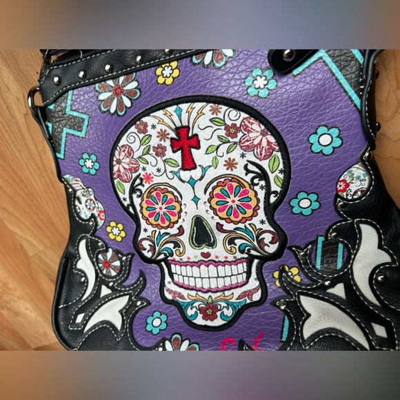 Cowgirl Trendy leather shoulder purse. - Picture 4 of 8